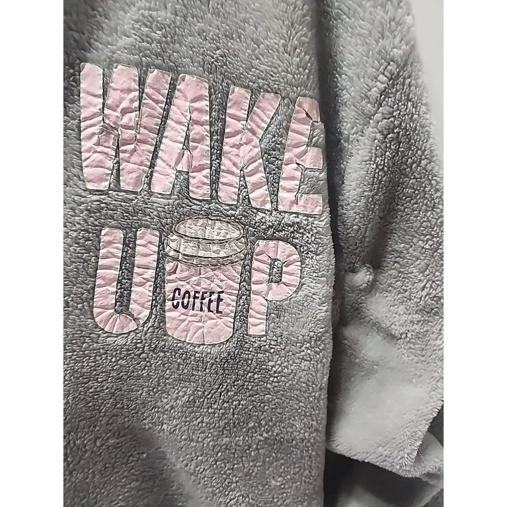 Bobbie Brooks Robe‎ Gray Signs Of Wear On Lettering